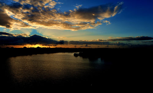 Kawana-island in Sunrise Color Palettes